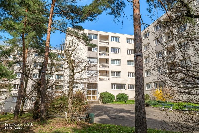 Appartement - 97 m² - 4 pièces