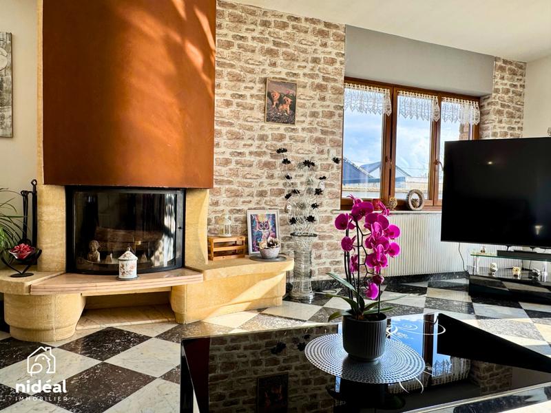 Maison - 185 m² - 8 pièces