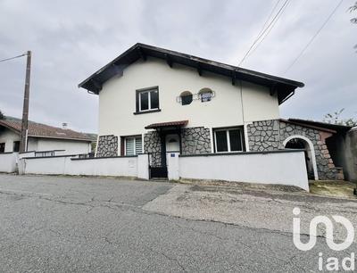 Maison - 253 m² - 8 pièces