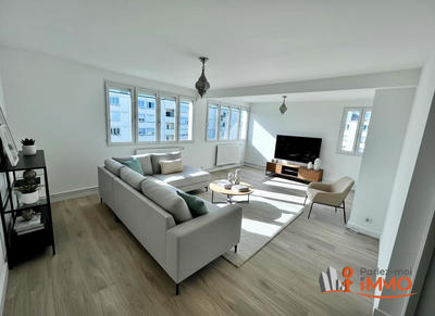 Appartement - 80 m² - 4 pièces