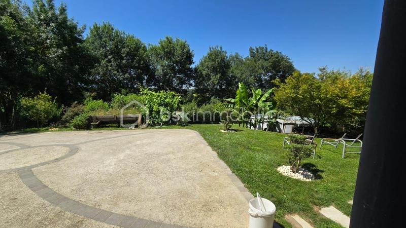 Maison - 212 m² - 7 pièces