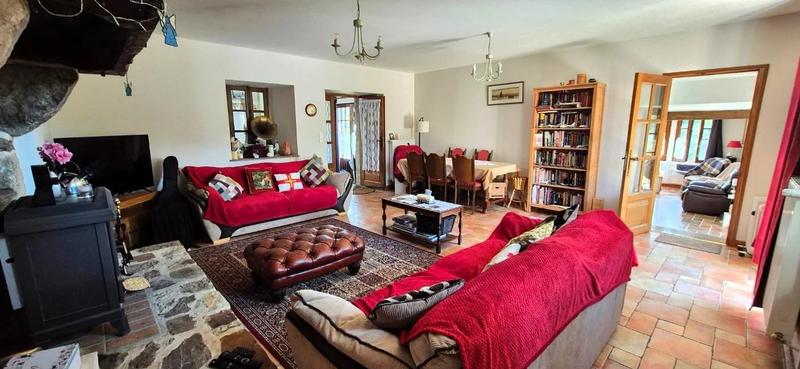 Fermette - 211 m² - 5 pièces