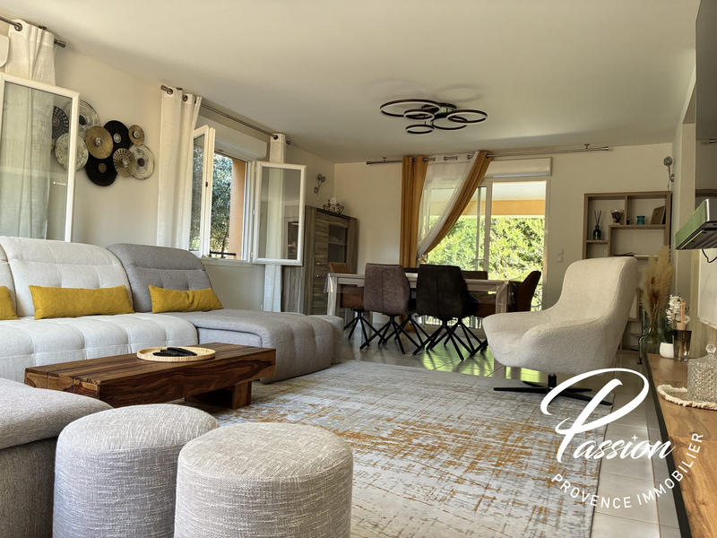 Maison contemporaine - 242 m² - 7 pièces