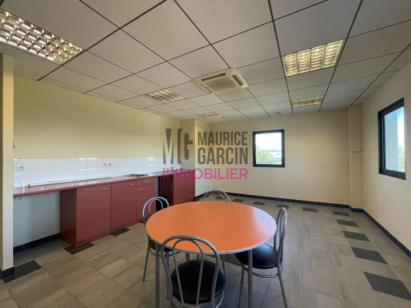 Local d'activités - 900 m²