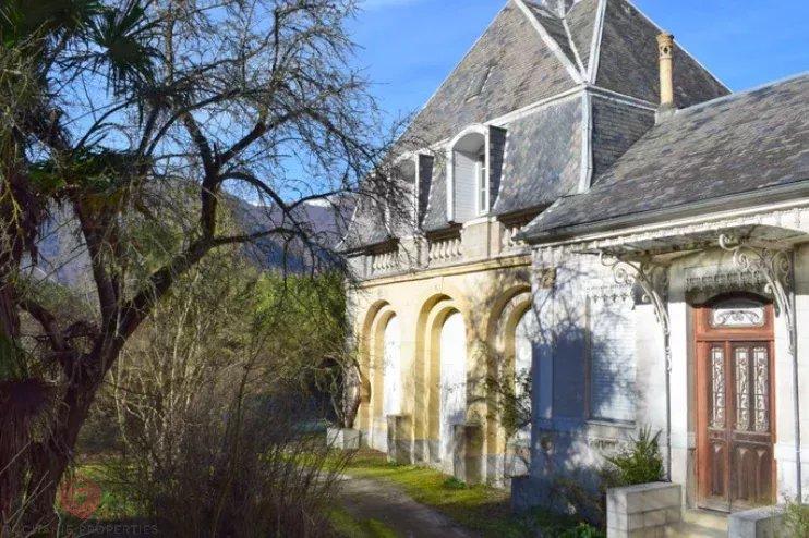 Château - 277 m² - 21 pièces