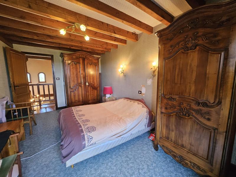 Maison - 9 597 m² - 5 pièces