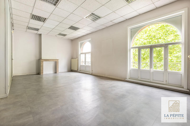 Immeuble - 334 m² - 1 pièce