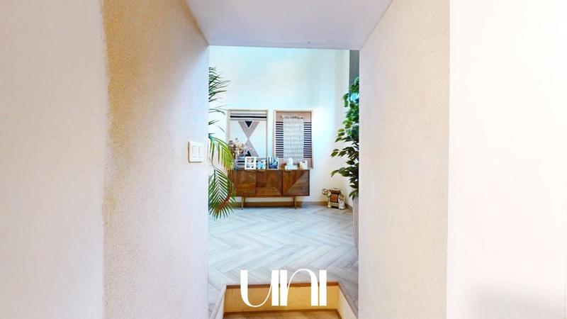 Maison - 210 m² - 6 pièces