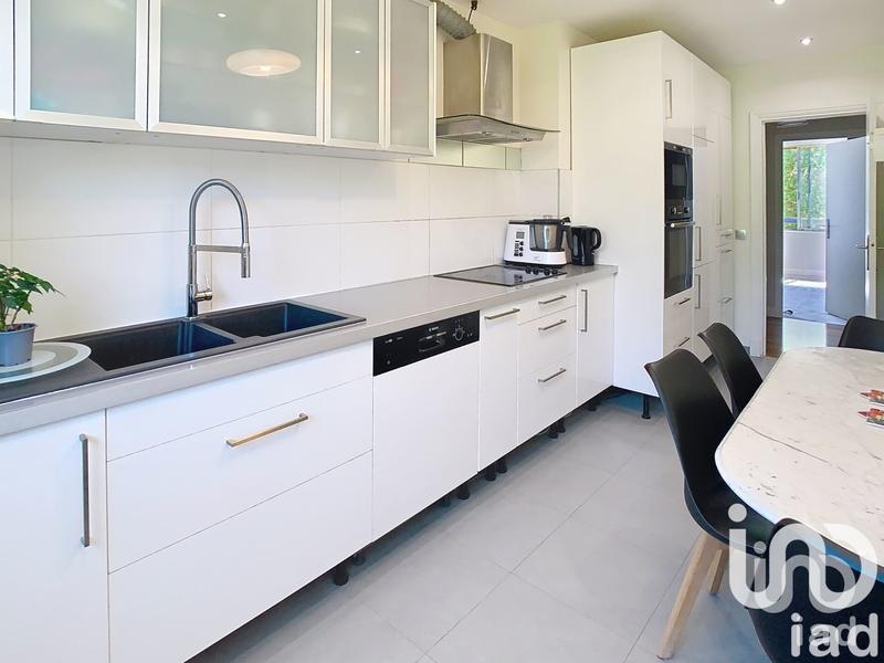 Appartement - 90 m² - 3 pièces