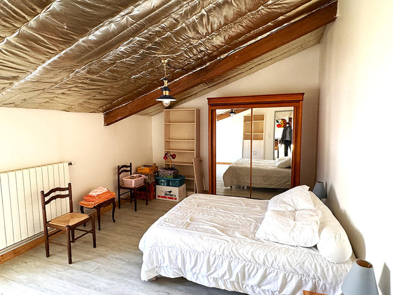 Maison - 470 m² - 6 pièces