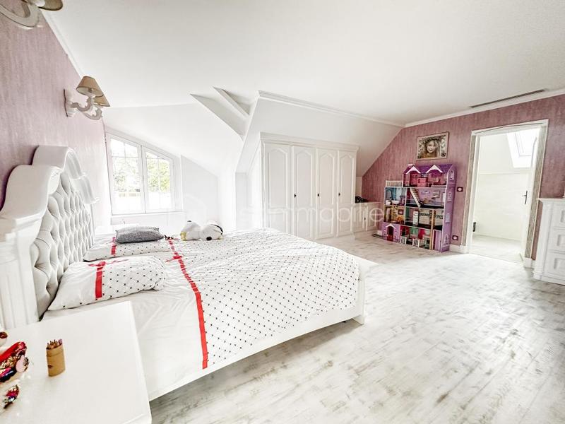 Demeure - 496 m² - 14 pièces