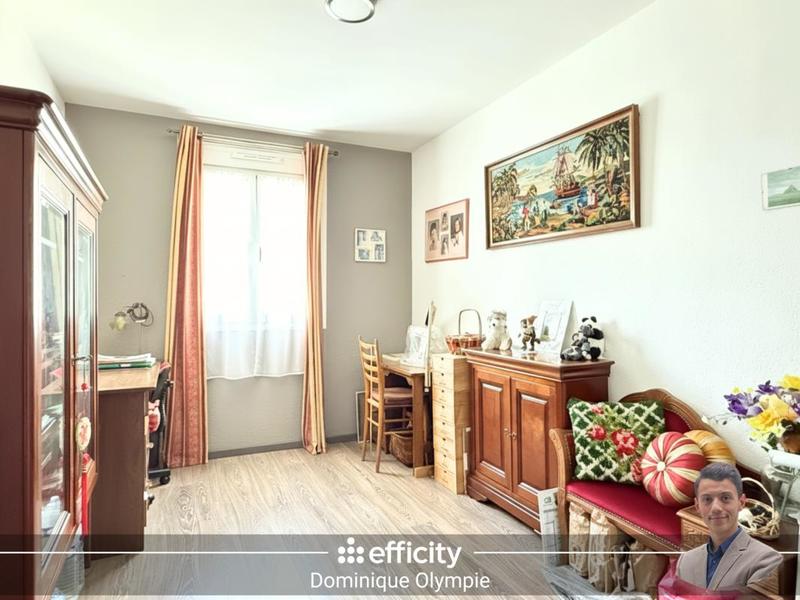 Appartement - 80 m² - 5 pièces