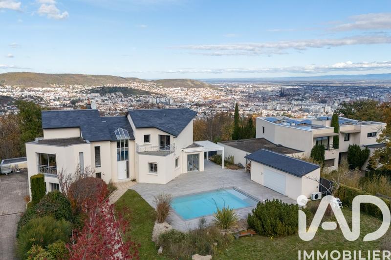 Maison de maîtres - 245 m² - 7 pièces