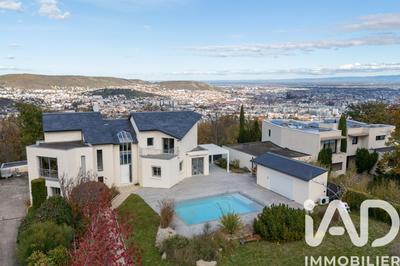 Maison de maîtres - 245 m² - 7 pièces