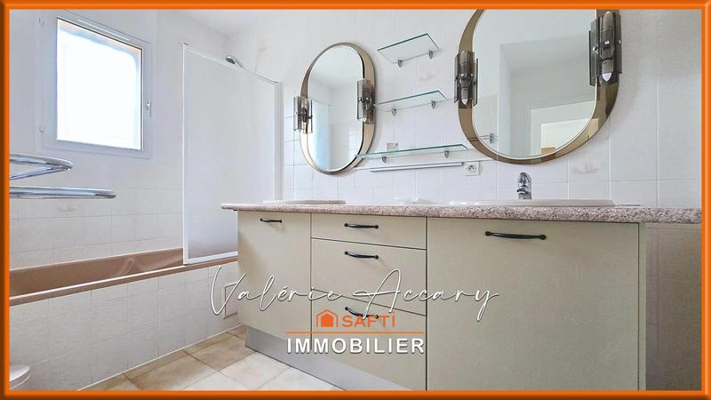 Maison - 164 m² - 8 pièces