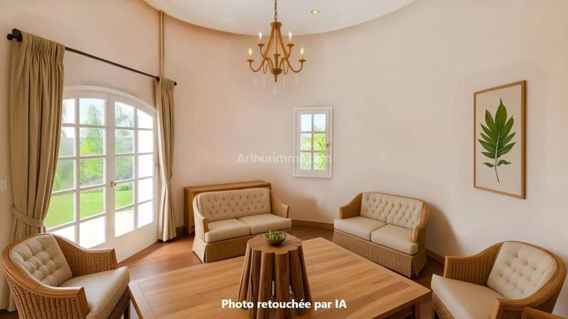 Maison - 210 m² - 9 pièces