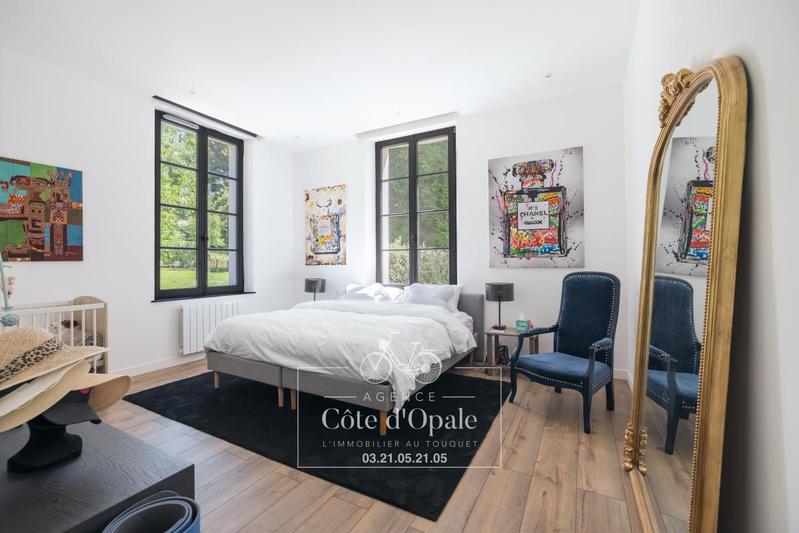 Maison - 350 m² - 8 pièces