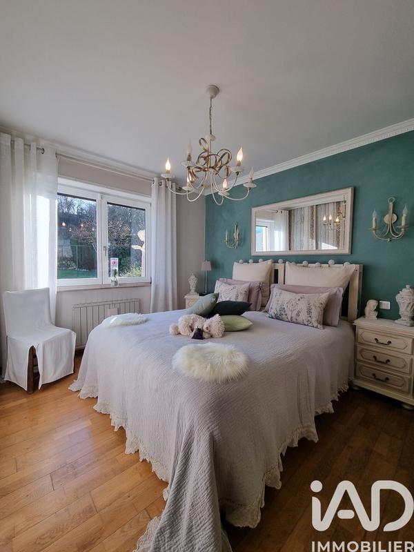 Maison - 180 m² - 7 pièces