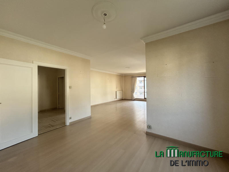 Appartement - 151 m² - 6 pièces