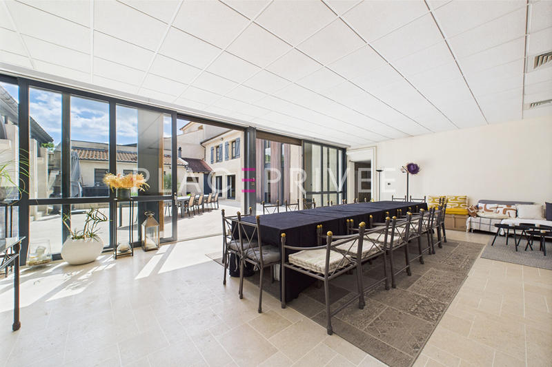 Maison - 540 m² - 13 pièces