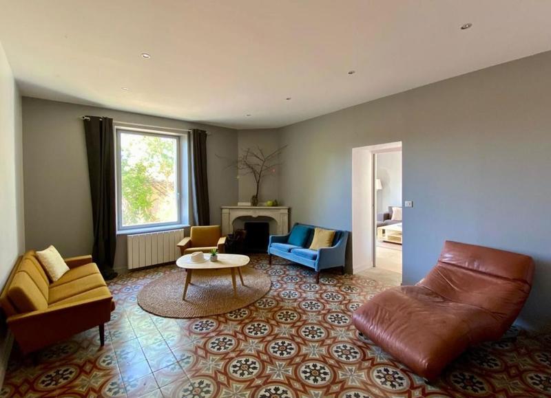 Maison - 240 m² - 8 pièces