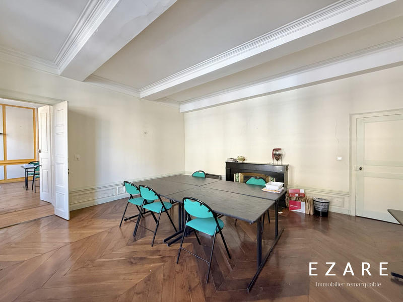 Maison - 470 m² - 15 pièces