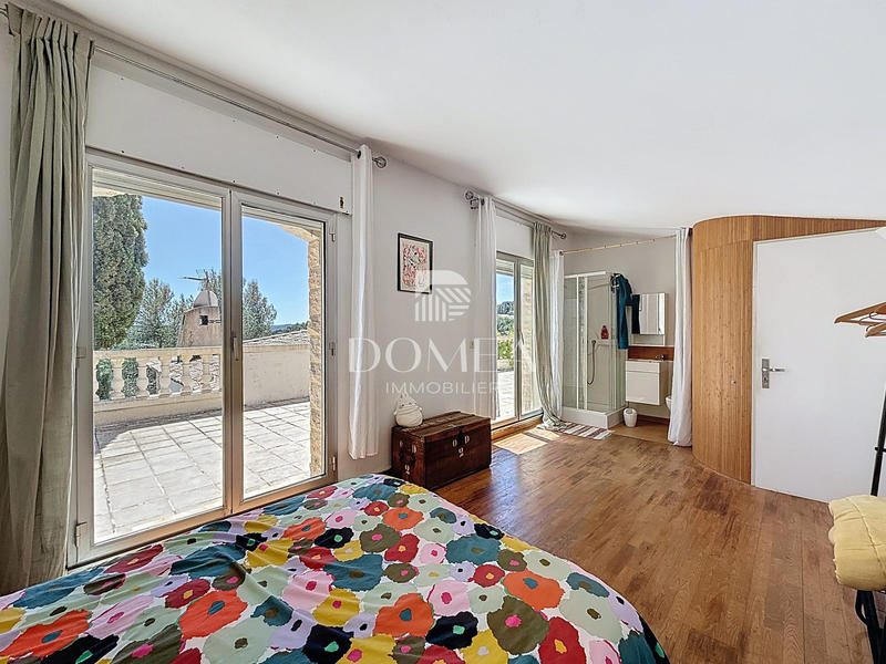 Maison - 463 m² - 15 pièces