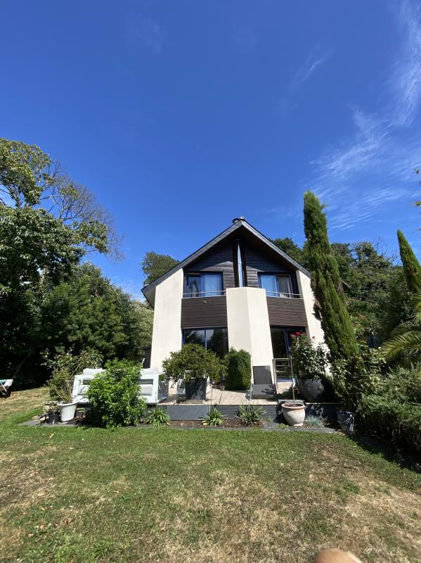 Maison - 165 m² - 8 pièces