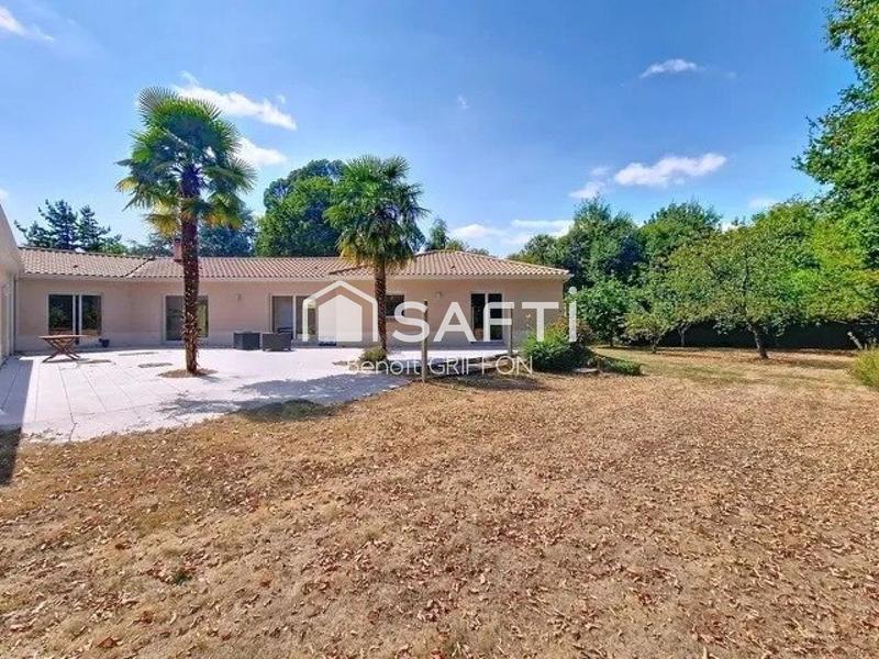 Maison - 204 m² - 7 pièces