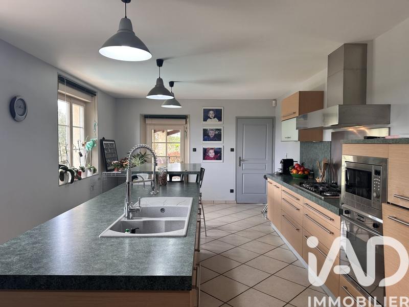 Maison - 470 m² - 13 pièces