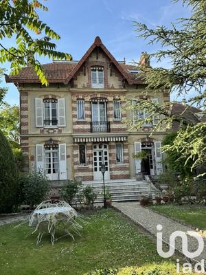 Maison - 192 m² - 10 pièces