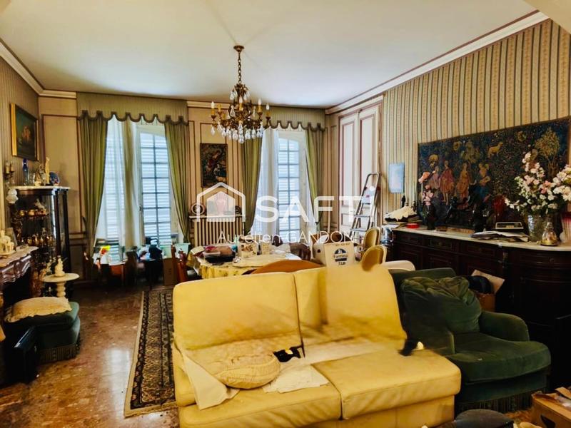 Maison - 320 m² - 8 pièces