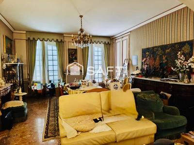 Maison - 320 m² - 8 pièces