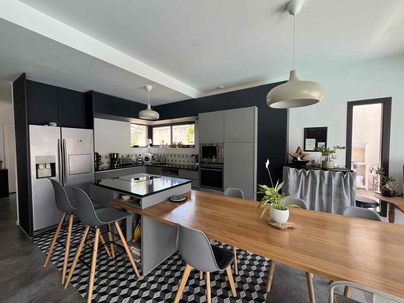 Maison - 140 m² - 6 pièces