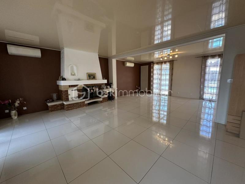 Maison traditionnelle - 160 m² - 6 pièces