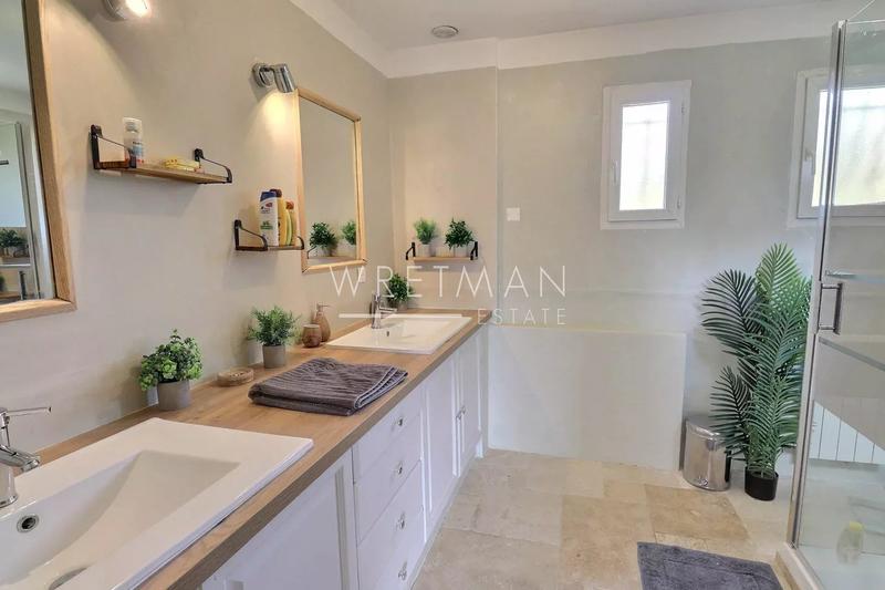 Villa - 232 m² - 9 pièces