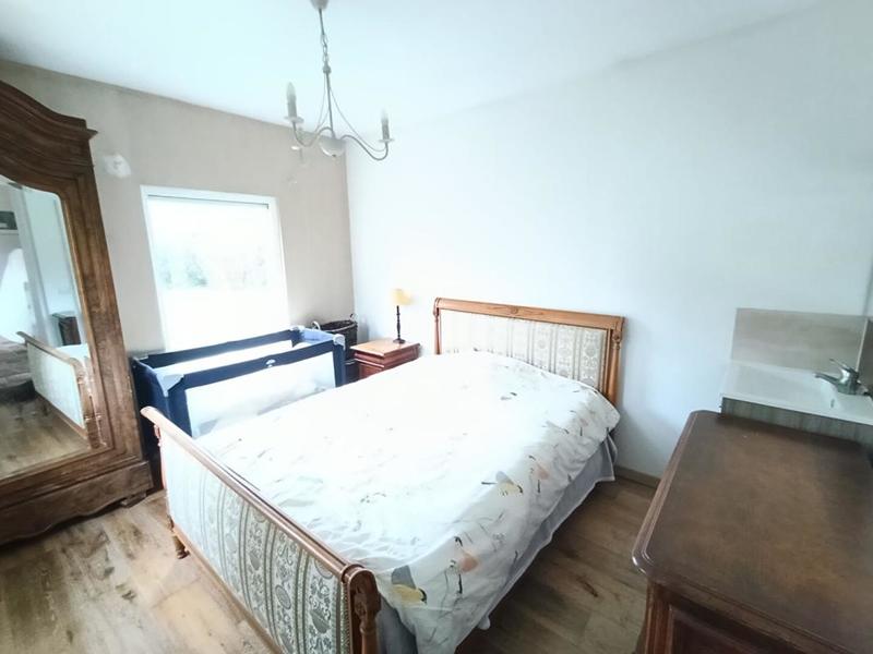 Maison - 202 m² - 8 pièces