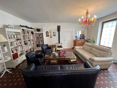 Maison - 180 m² - 9 pièces