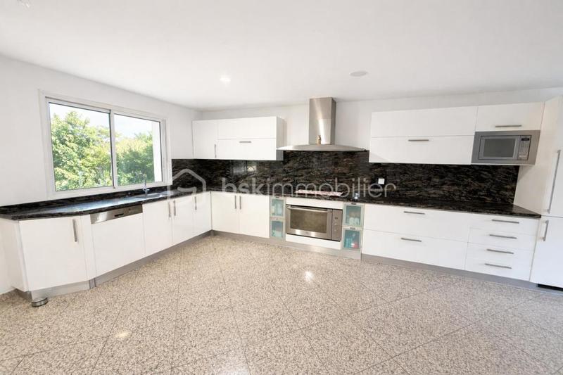 Maison - 185 m² - 6 pièces