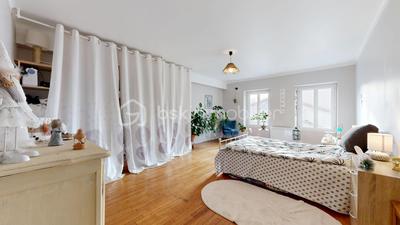 Maison - 218 m² - 9 pièces