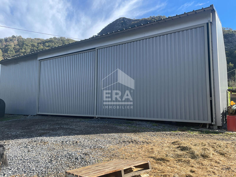 Maison - 240 m² - 2 pièces