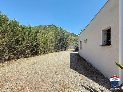 Villa - 196 m² - 6 pièces