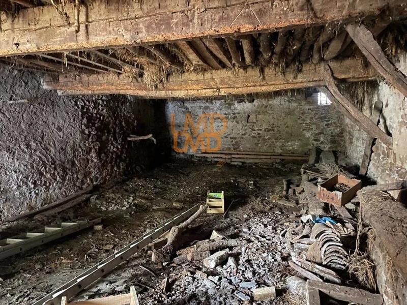 Maison - 140 m² - 2 pièces