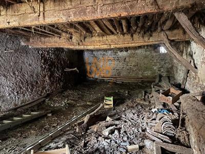 Maison - 140 m² - 2 pièces