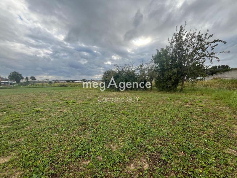 Terrain constructible - 1 000 m²