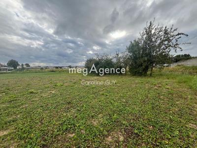 Terrain constructible - 1 000 m²