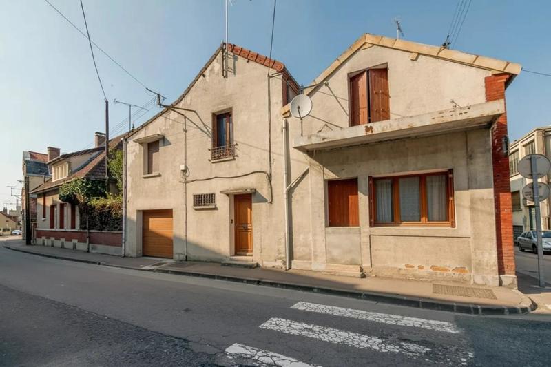 Maison - 170 m² - 8 pièces