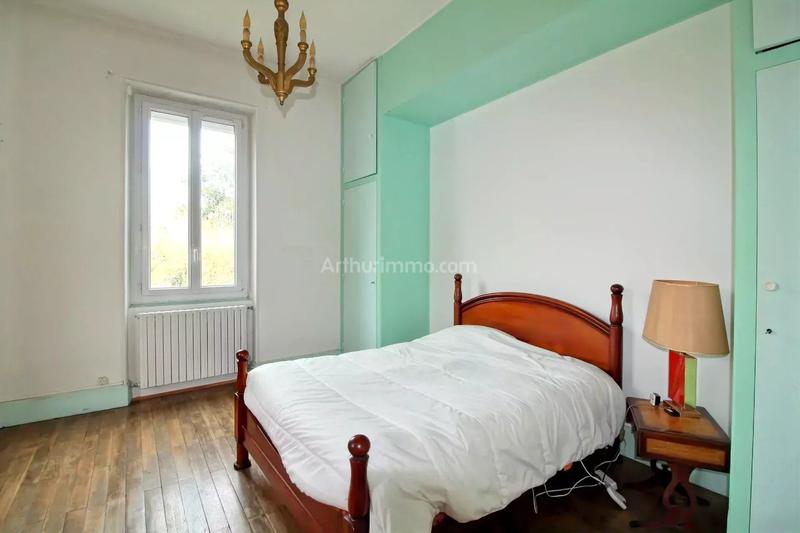 Maison - 202 m² - 7 pièces