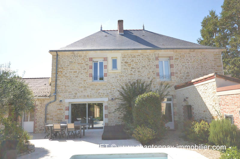 Maison - 168 m² - 6 pièces