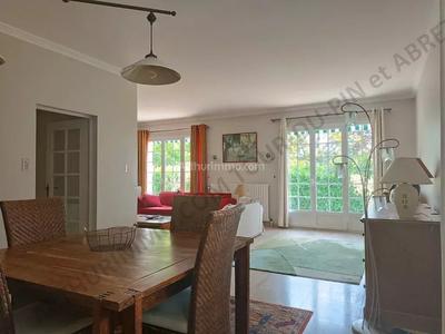 Maison - 220 m² - 6 pièces